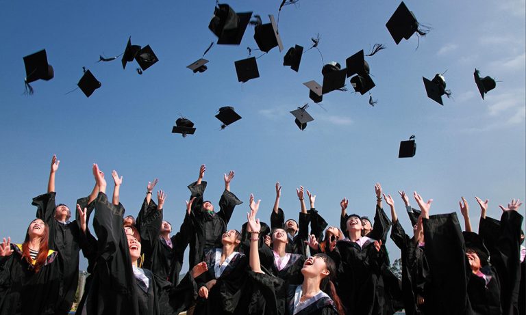 Graduation Celebration Guide: 5 Must-Do Activities for an Unforgettable Graduation 2023!